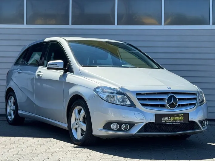 Mercedes-Benz B 200