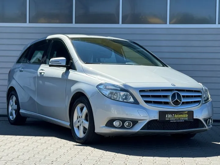 Mercedes-Benz B 200