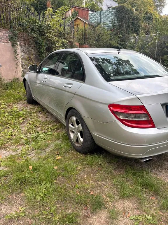 Mercedes-Benz E 320