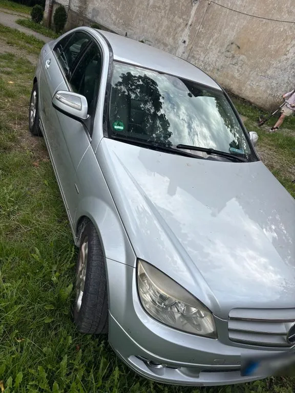Mercedes-Benz E 320