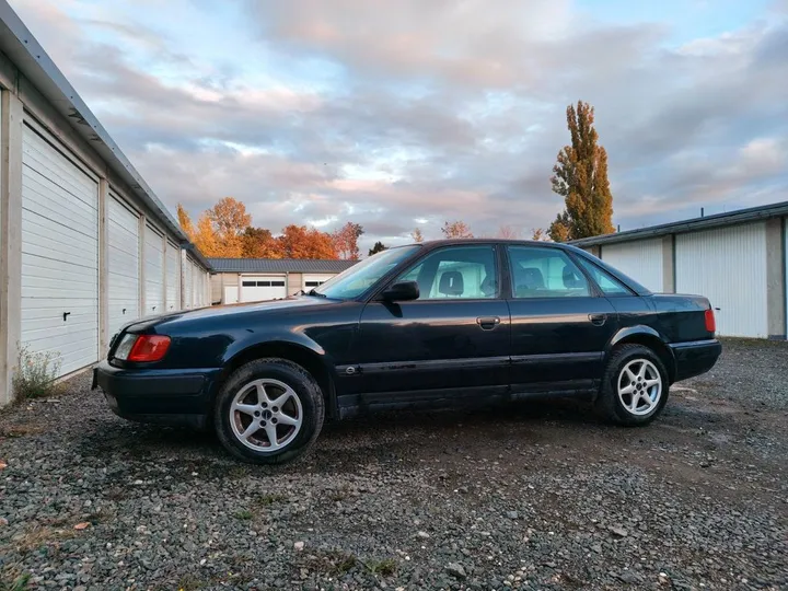 Audi 100