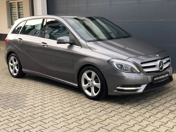 Mercedes-Benz B 220