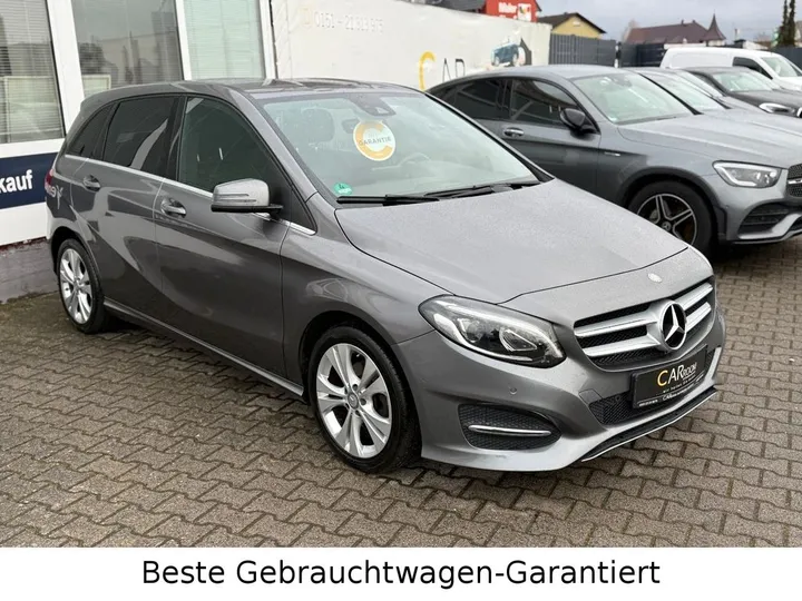 Mercedes-Benz B 220