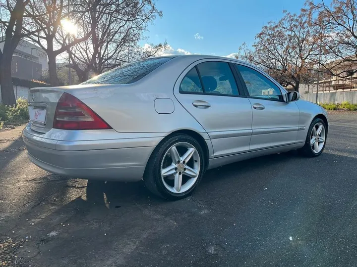 Mercedes-Benz C 220