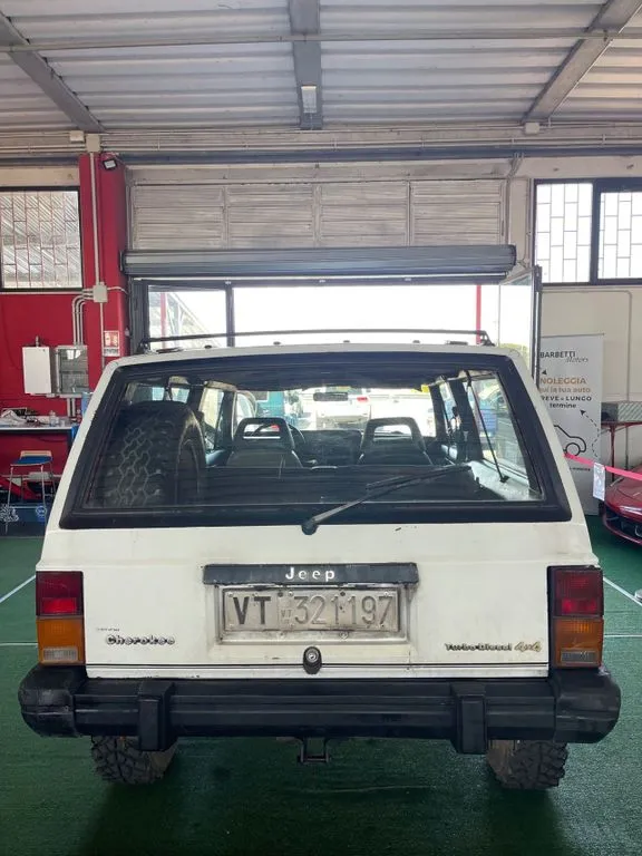 Jeep Cherokee
