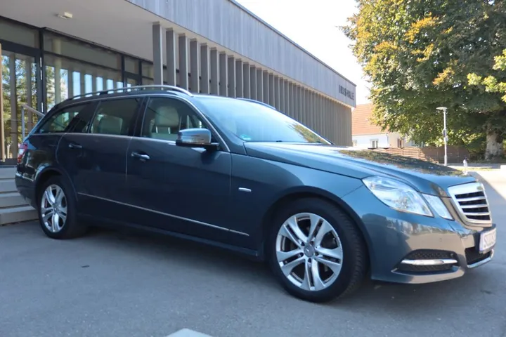 Mercedes-Benz E 200