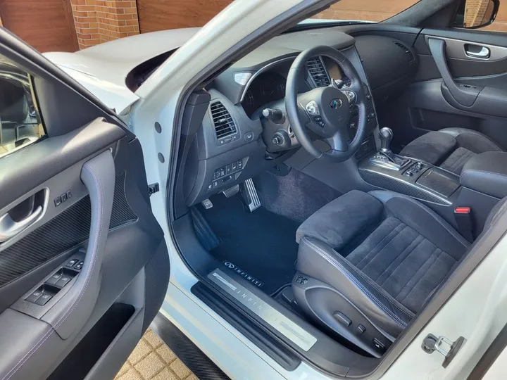 Infiniti QX70