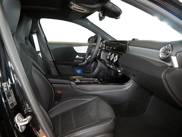 Mercedes-Benz A 220