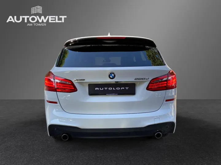 BMW 220