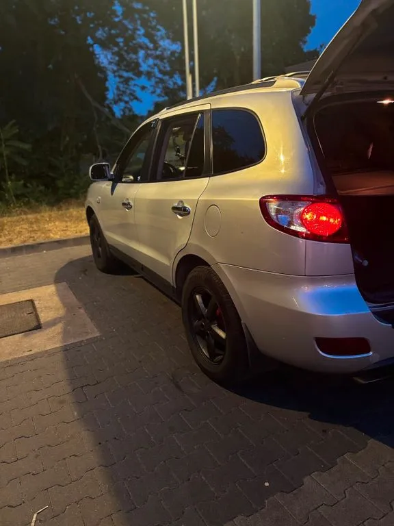 Hyundai SANTA FE
