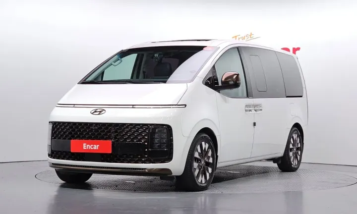 Hyundai Staria
