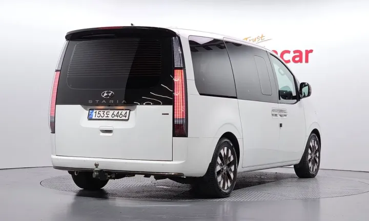 Hyundai Staria