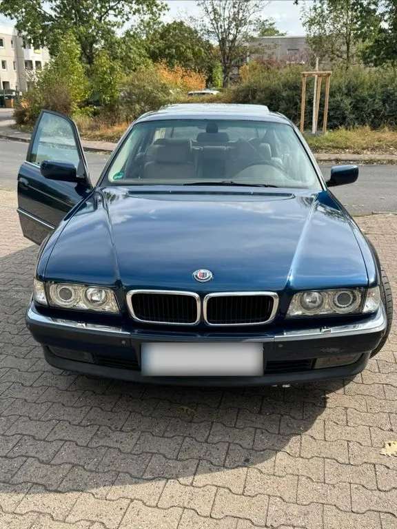 BMW 750