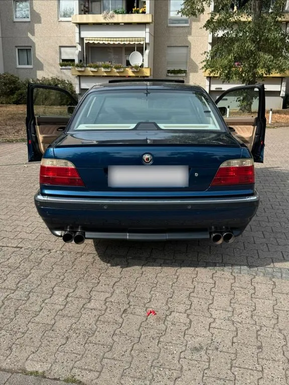 BMW 750