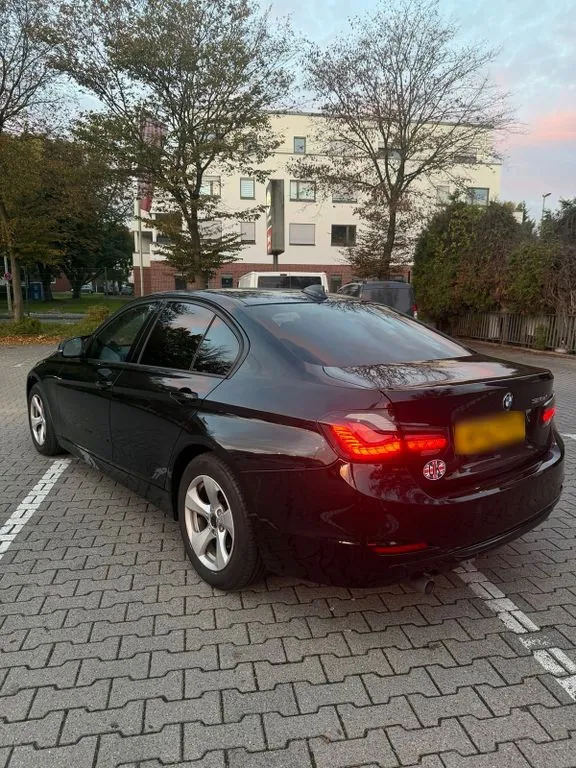 BMW 320
