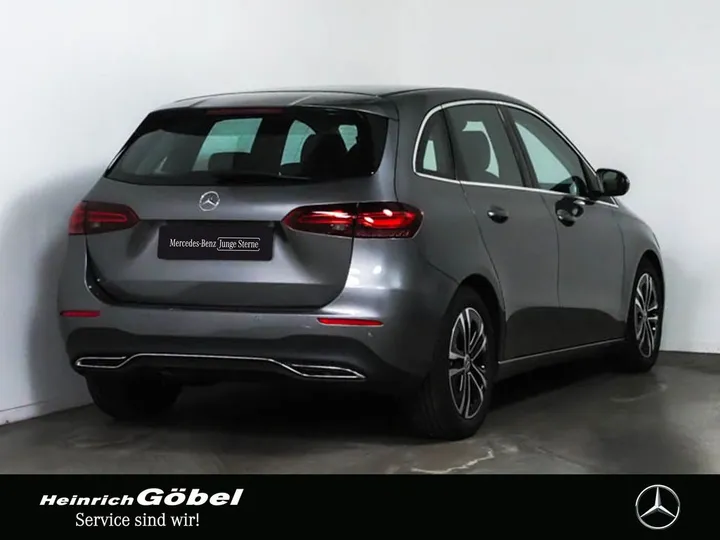 Mercedes-Benz B 200