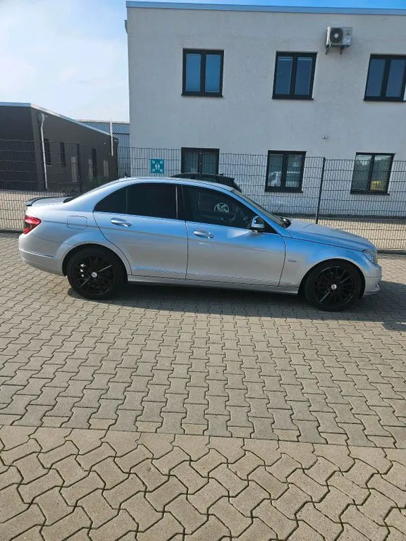 Mercedes-Benz C 180