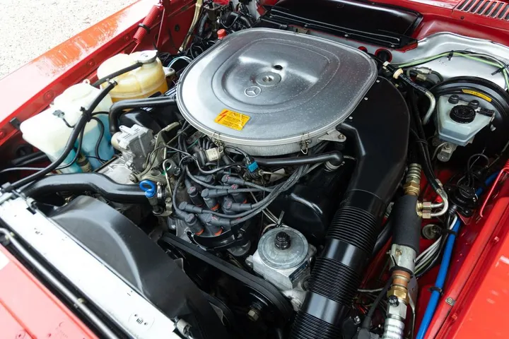 Mercedes-Benz SL 560