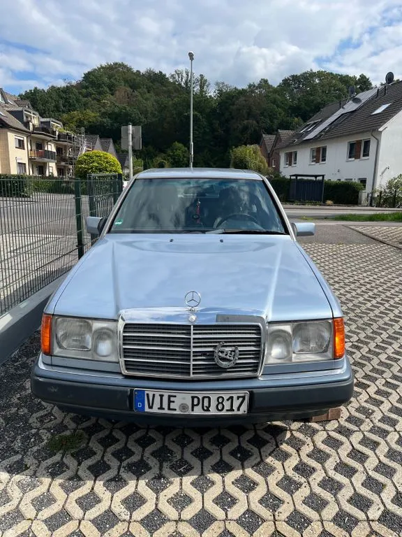 Mercedes-Benz 200