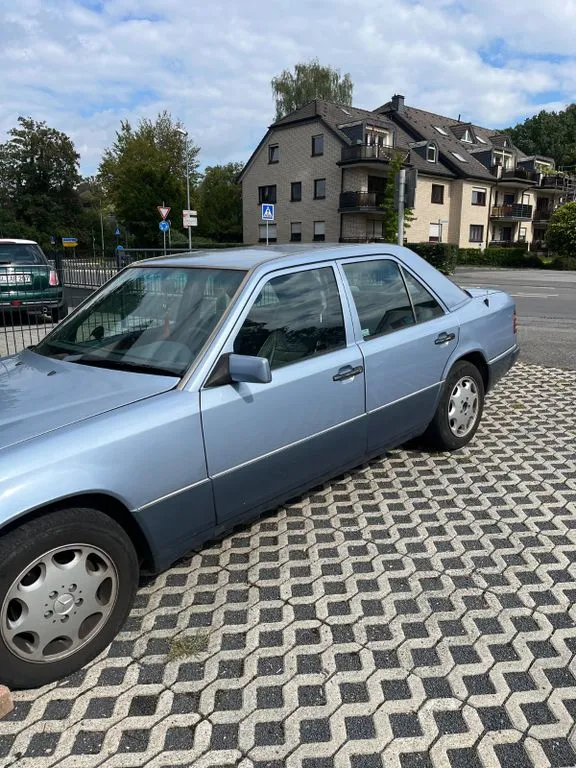 Mercedes-Benz 200