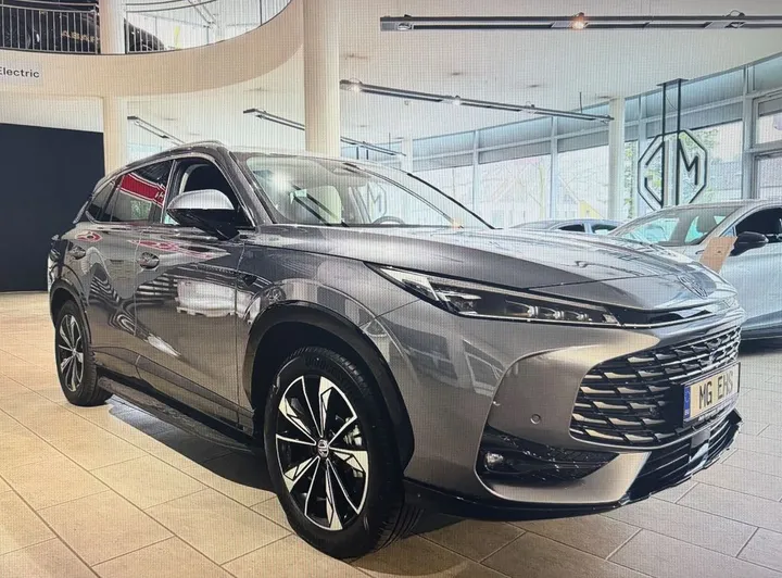 MG HS