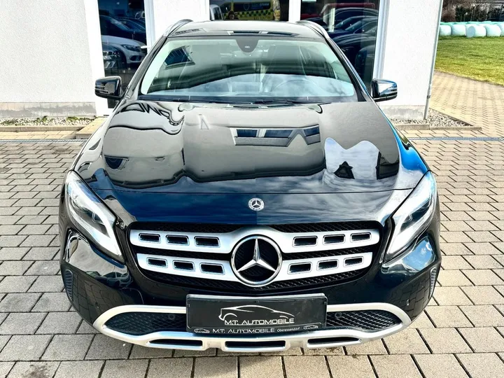 Mercedes-Benz GLA 180