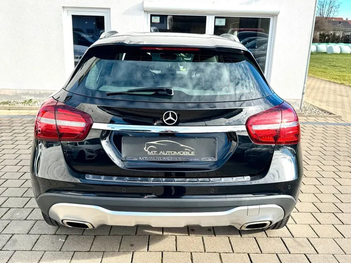 Mercedes-Benz GLA 180
