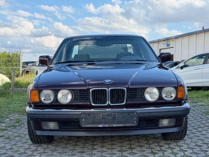 BMW 730