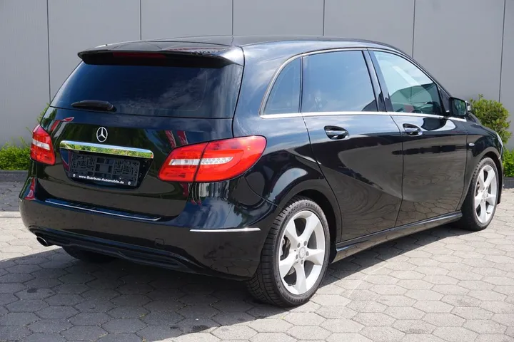 Mercedes-Benz B 200