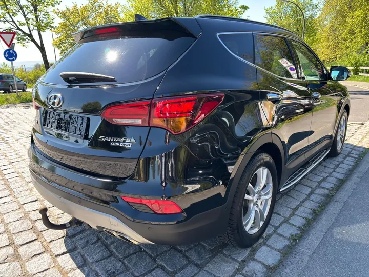 Hyundai SANTA FE