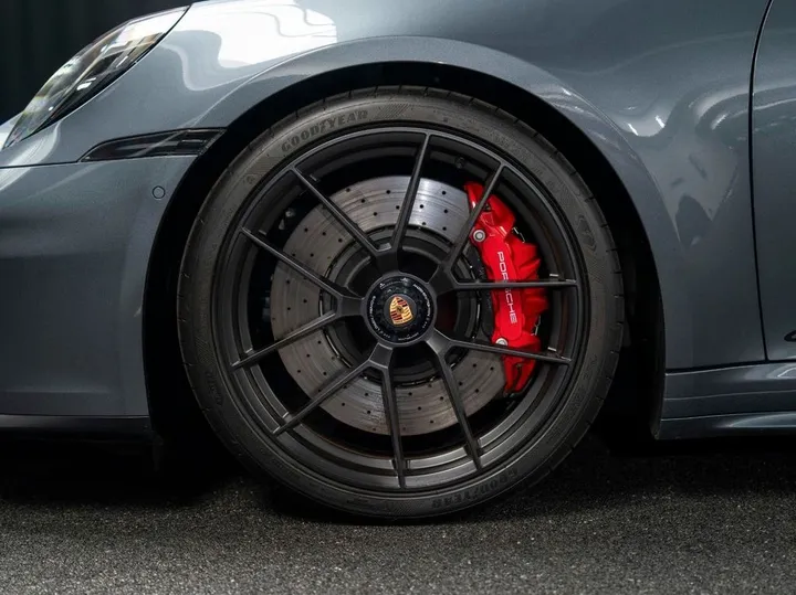 Porsche 992