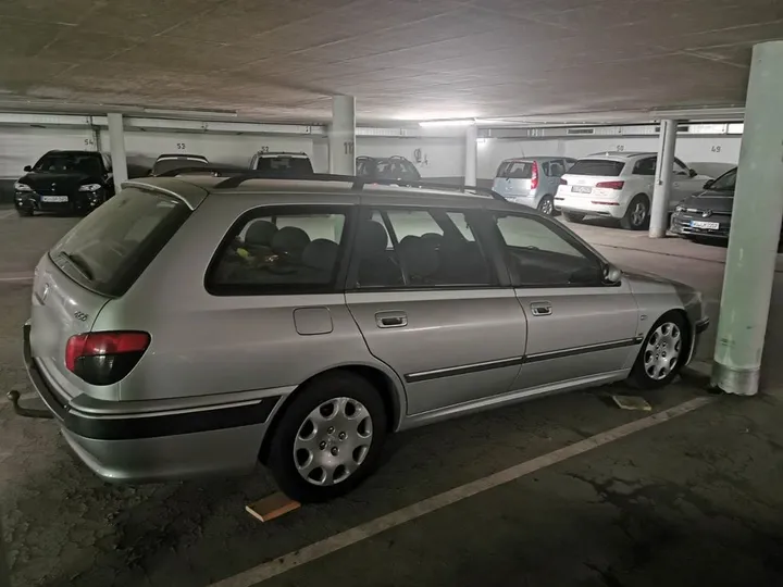Peugeot 406