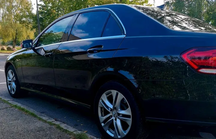Mercedes-Benz E 200