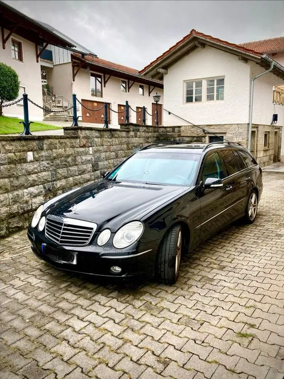 Mercedes-Benz E 320