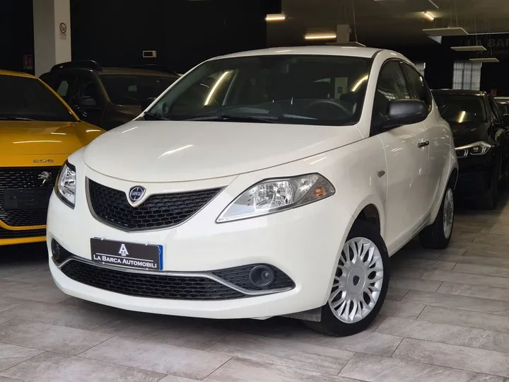 Lancia Ypsilon