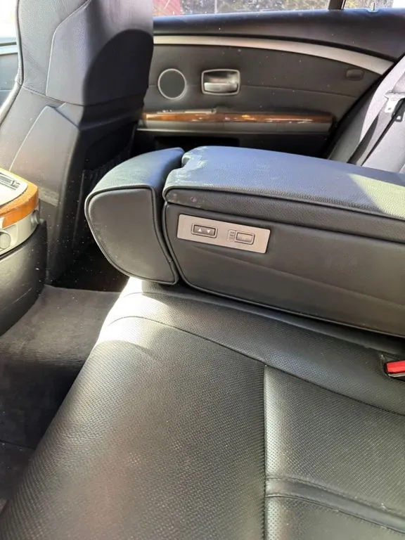 BMW 745