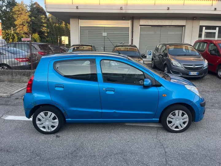 Nissan Pixo