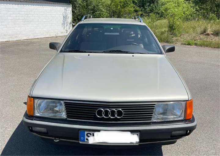 Audi 100