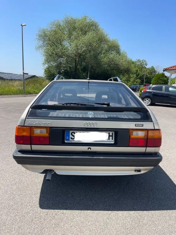 Audi 100