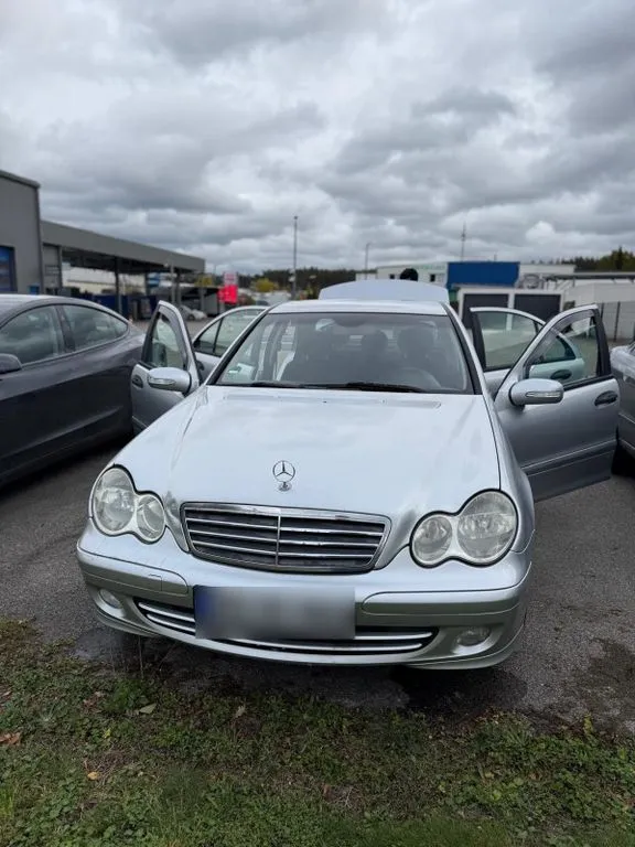 Mercedes-Benz C 220