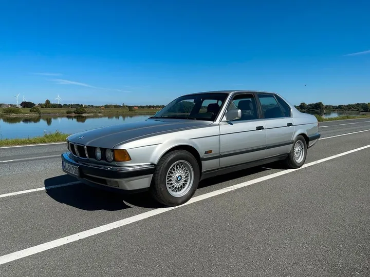 BMW 730