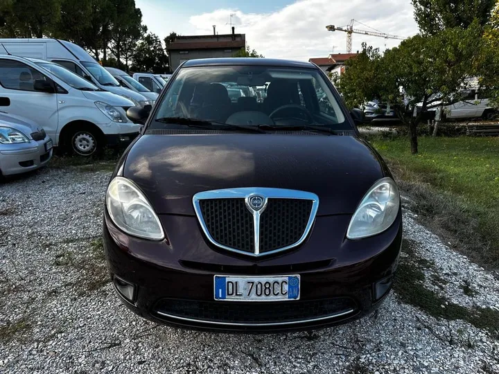 Lancia Ypsilon