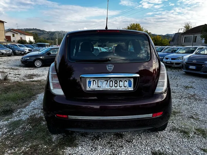 Lancia Ypsilon