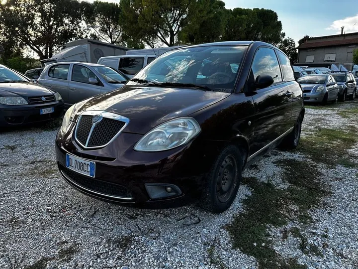 Lancia Ypsilon