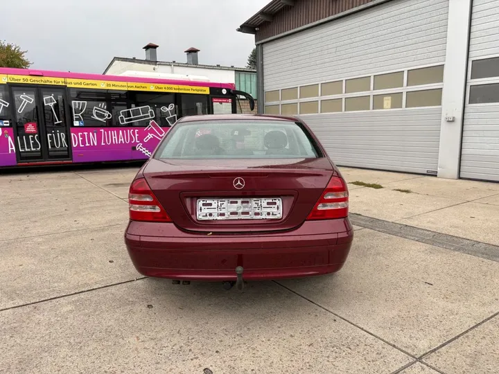 Mercedes-Benz C 200