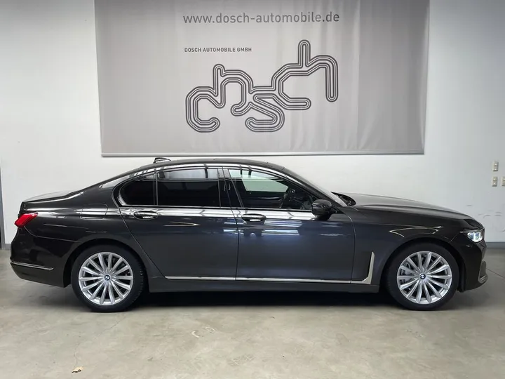 BMW 730
