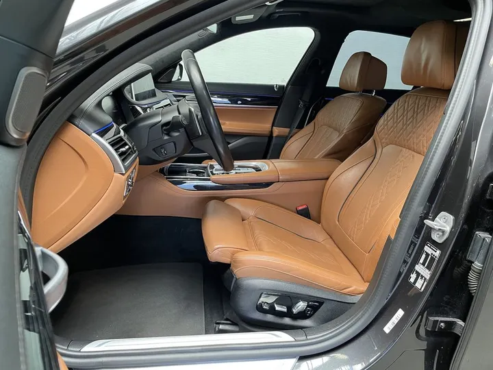 BMW 730