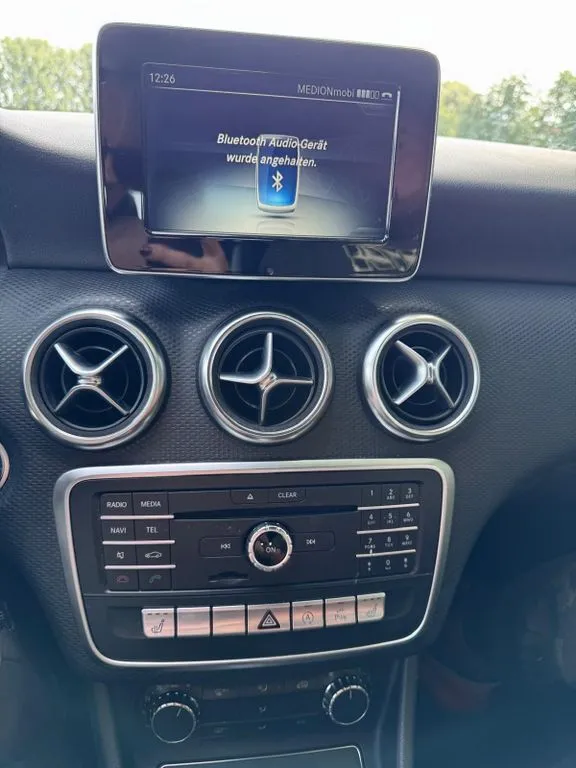 Mercedes-Benz A 180