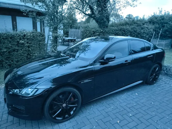 Jaguar XE