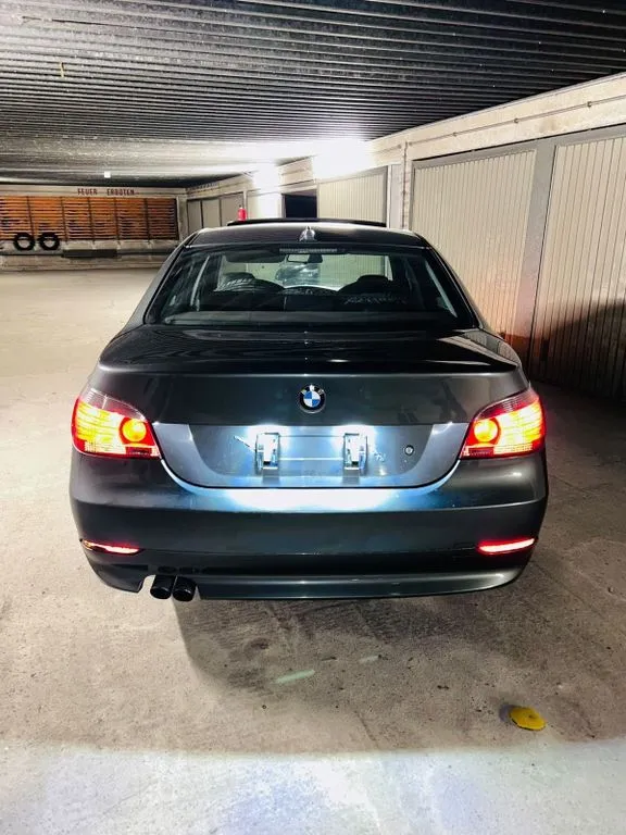 BMW 523